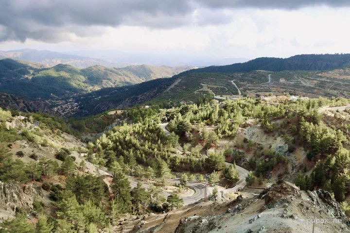 Le montagne dei Troodos coperte di pinete