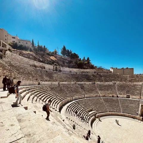 Foto 1 di 12, apri a grandezza piena
