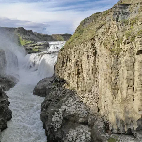 Foto 2 di 12, apri a grandezza piena