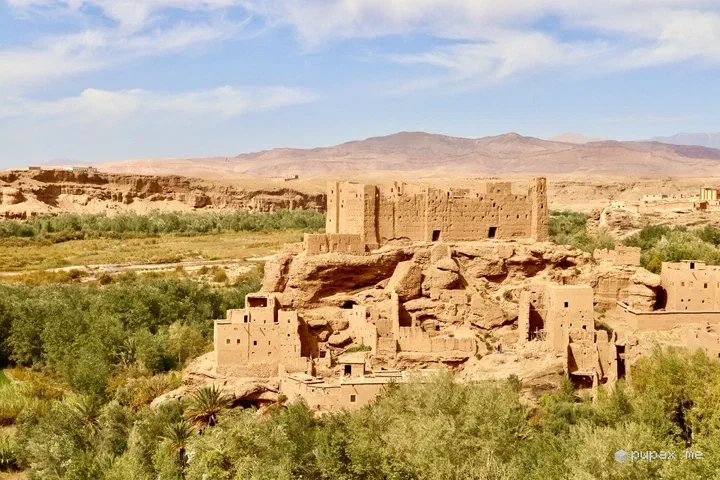 Una kasbah in rovina nel palmeto di Skoura
