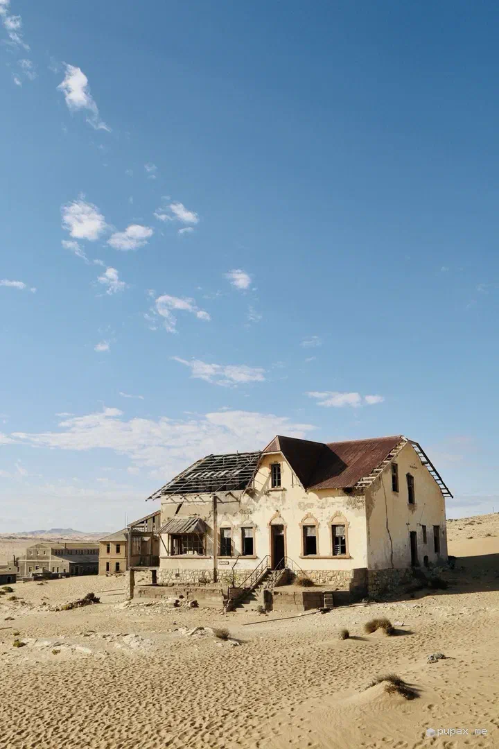 Una casa abbandonata della città fantasma di Kolmanskop