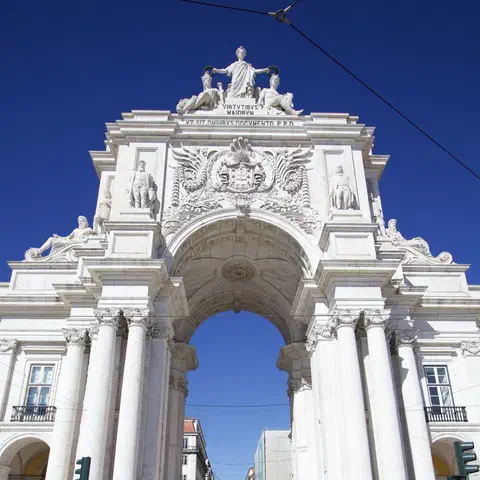 Foto 11 di 12, apri a grandezza piena