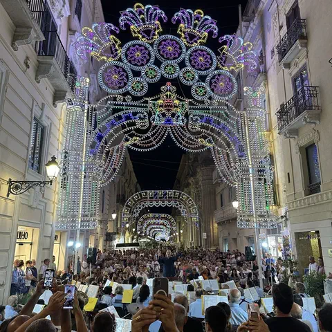 Foto 6 di 13, apri a grandezza piena